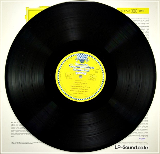 BRAHMS RHAPSODIES - CAPRICES / WILHELM KEMPFF  DGG 138 902